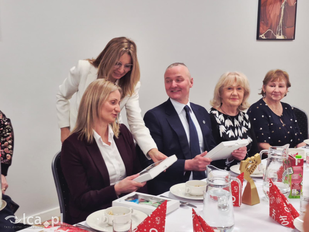 Przedświąteczne spotkanie przy jednym stole