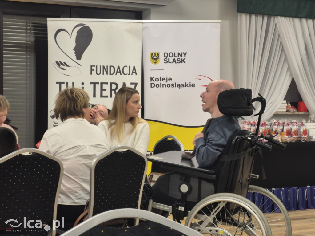 Przedświąteczne spotkanie przy jednym stole