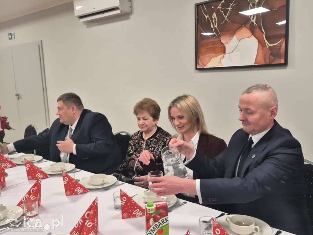 Przedświąteczne spotkanie przy jednym stole