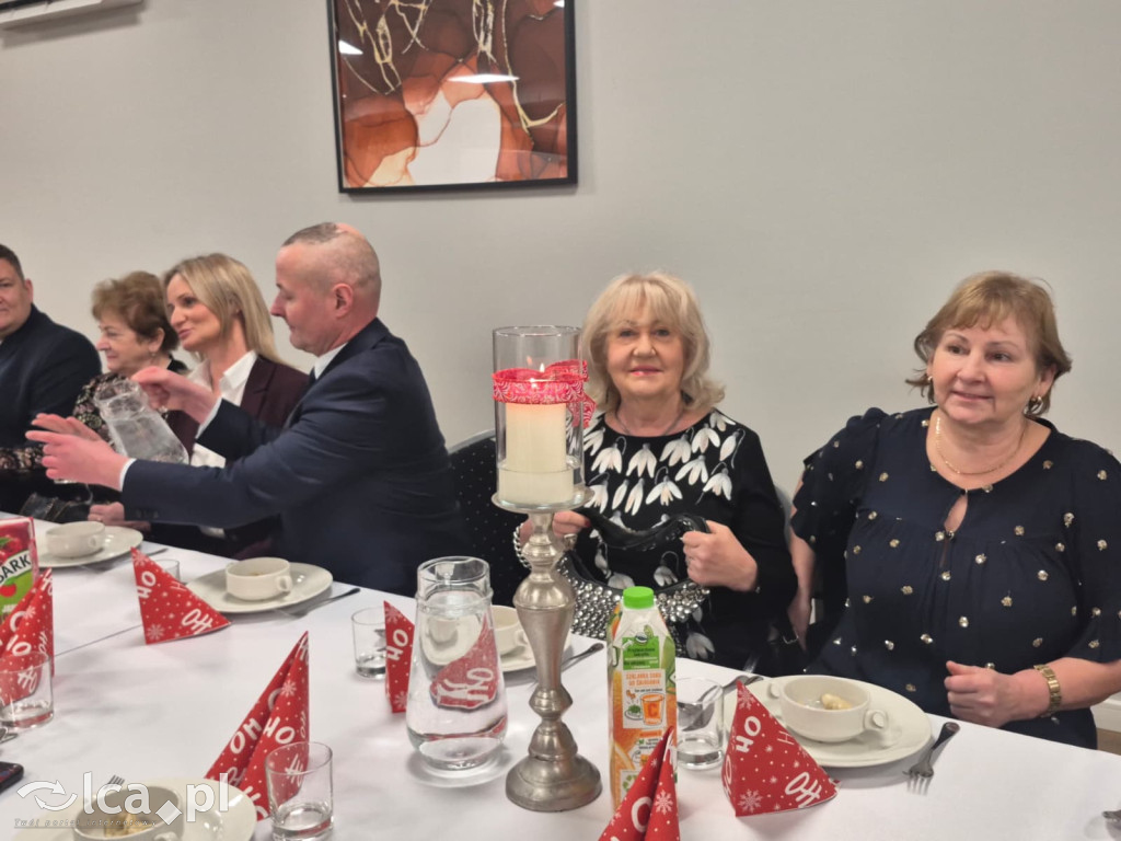 Przedświąteczne spotkanie przy jednym stole