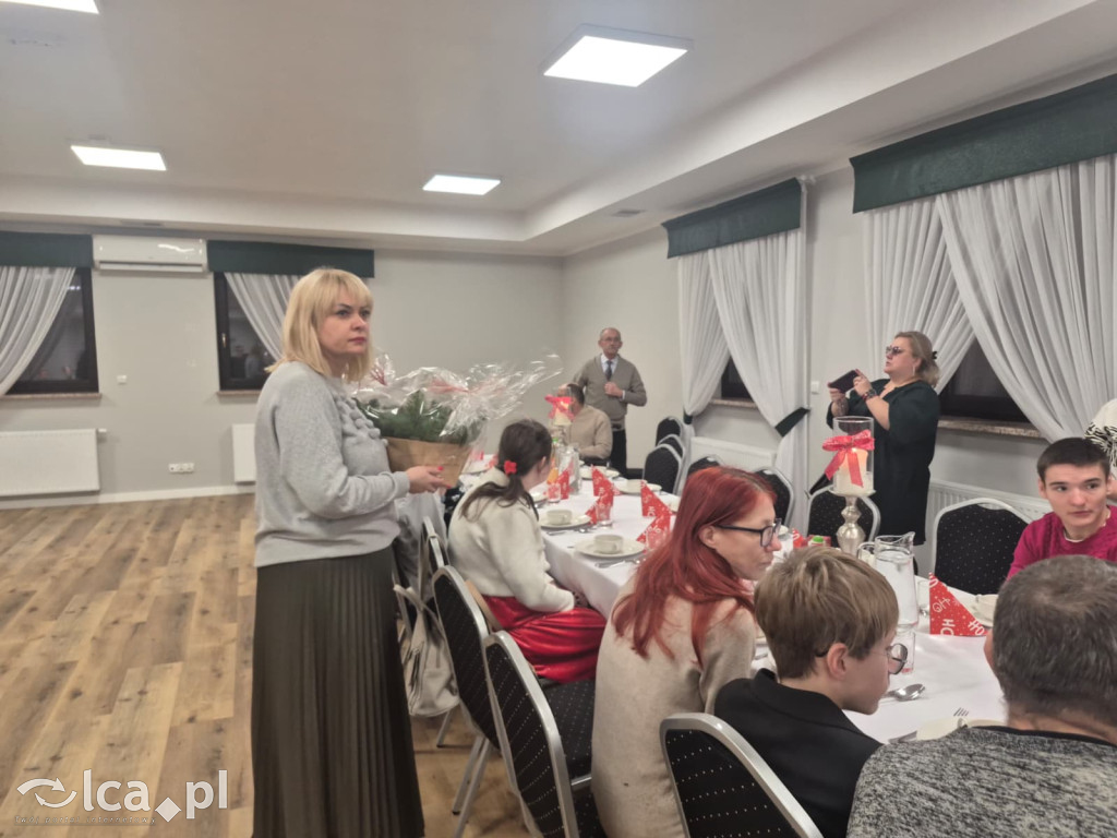 Przedświąteczne spotkanie przy jednym stole