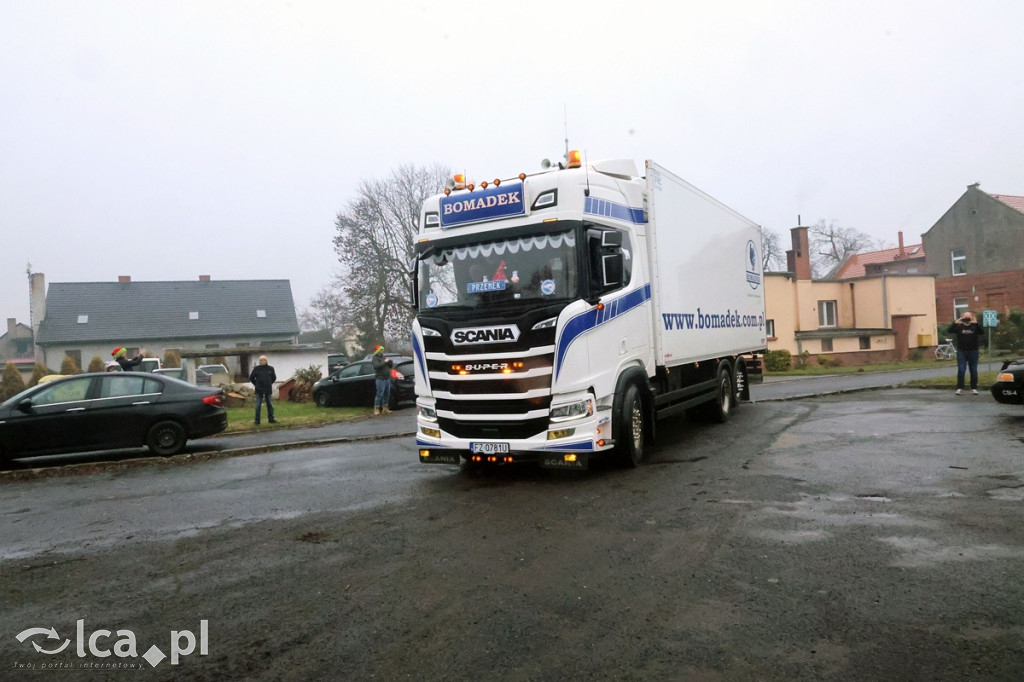 Drogowi Mikołajowie z prezentami