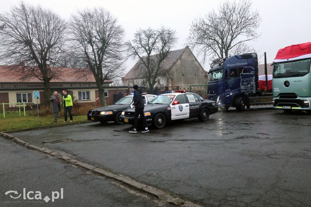 Drogowi Mikołajowie z prezentami