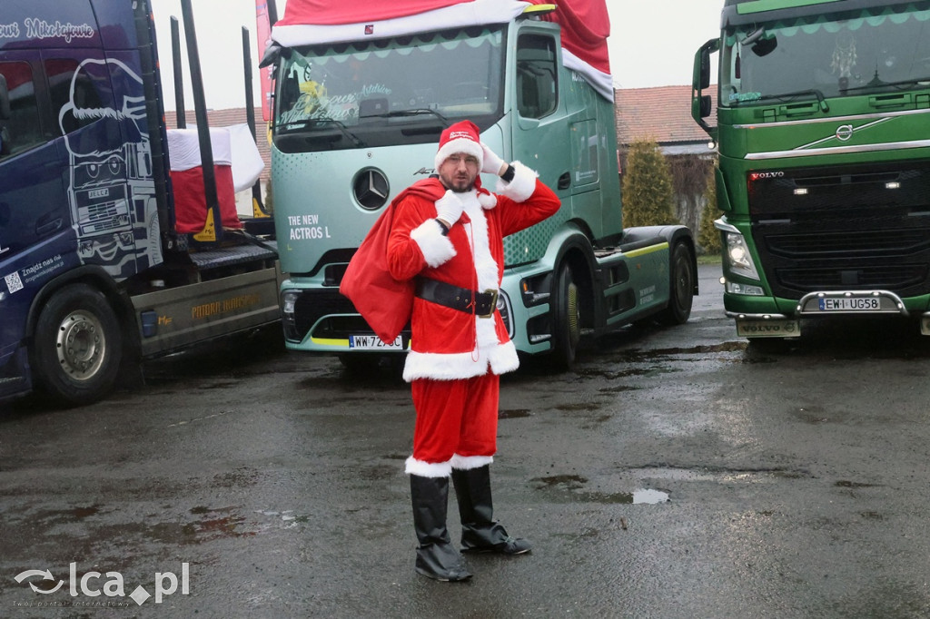 Drogowi Mikołajowie z prezentami
