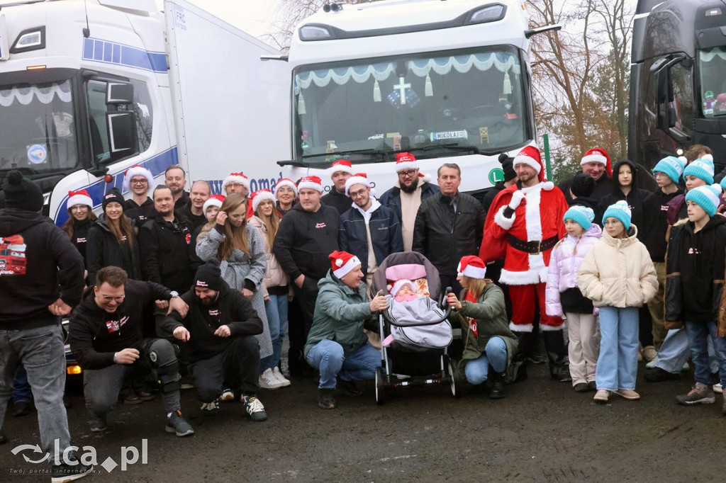 Drogowi Mikołajowie z prezentami