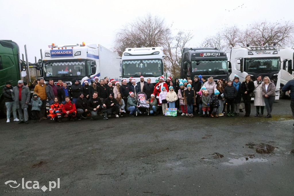 Drogowi Mikołajowie z prezentami