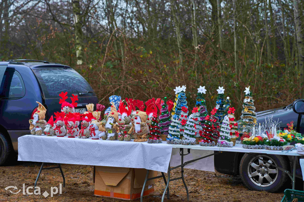 Tłumy na nowym targowisku w Bartoszowie