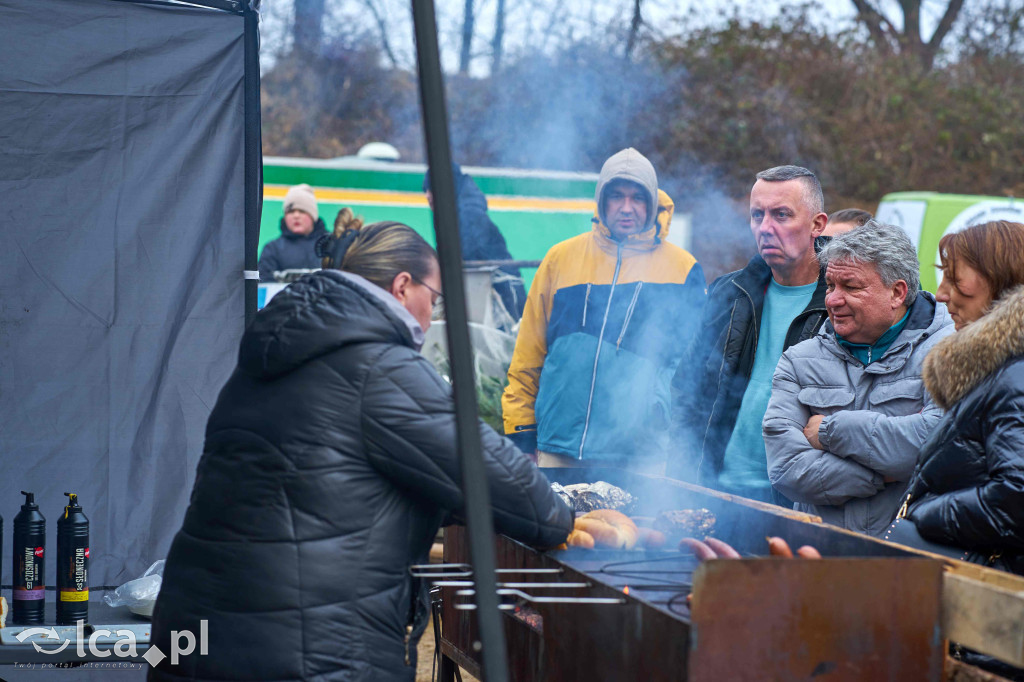 Tłumy na nowym targowisku w Bartoszowie