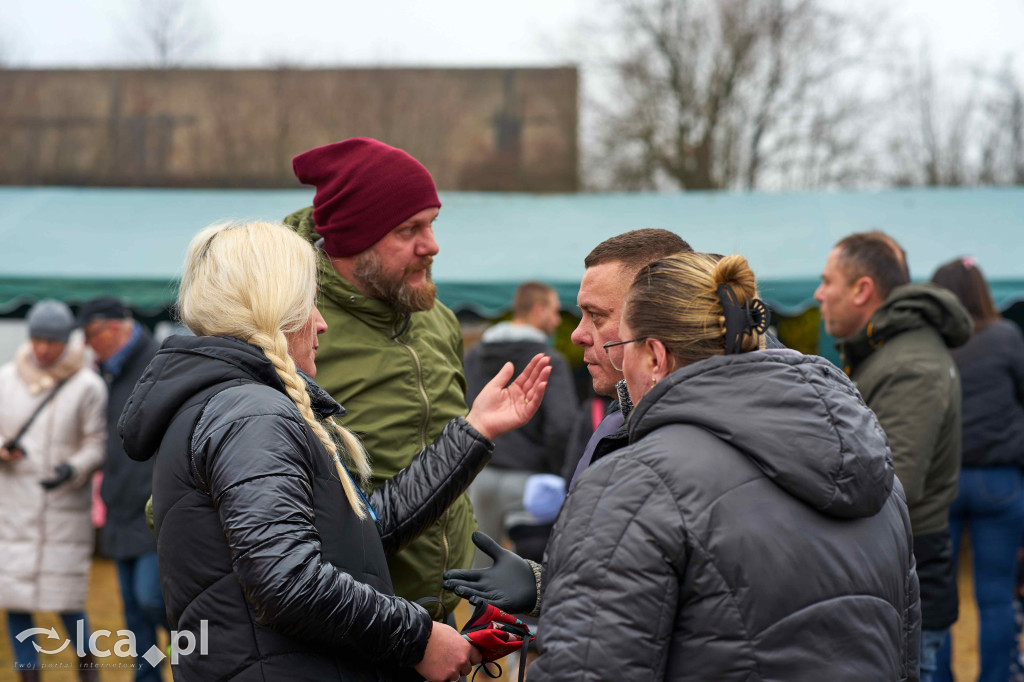 Tłumy na nowym targowisku w Bartoszowie