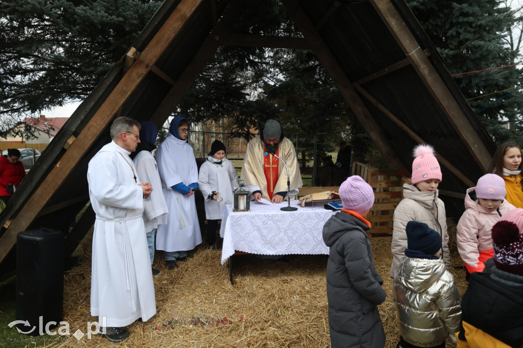 Pasterka w szopce zachwyciła najmłodszych