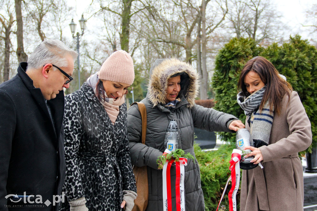 Znicze na grobach powstańców wielkopolskich