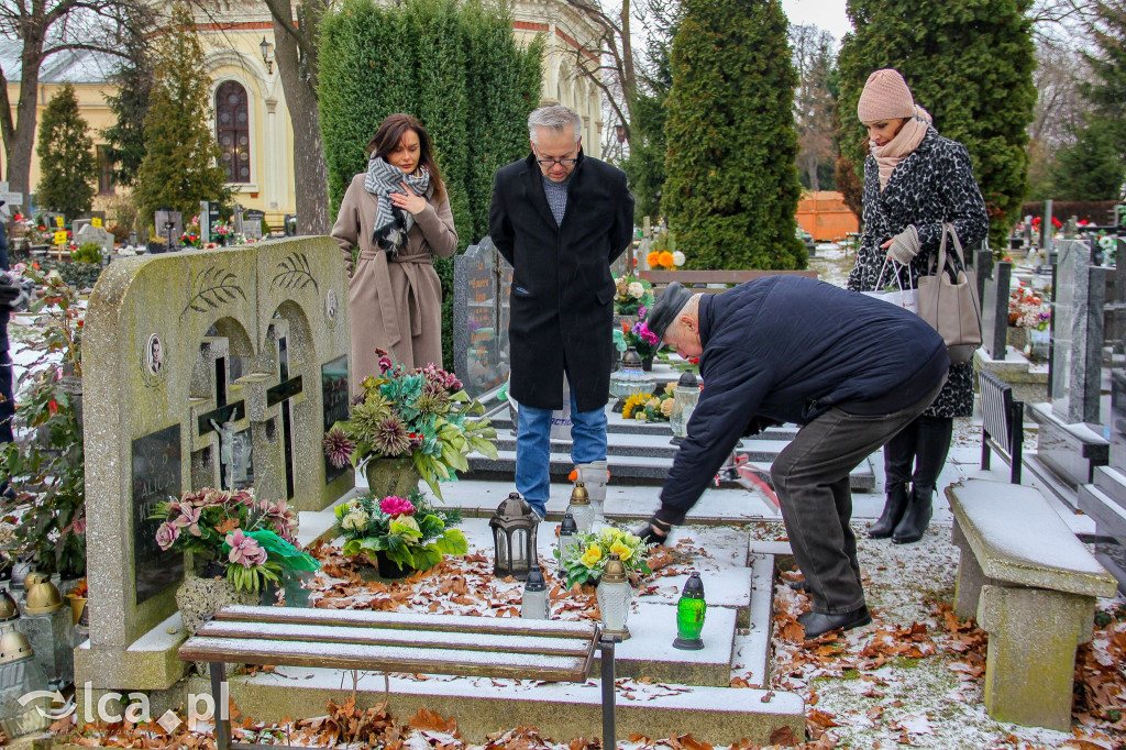 Znicze na grobach powstańców wielkopolskich