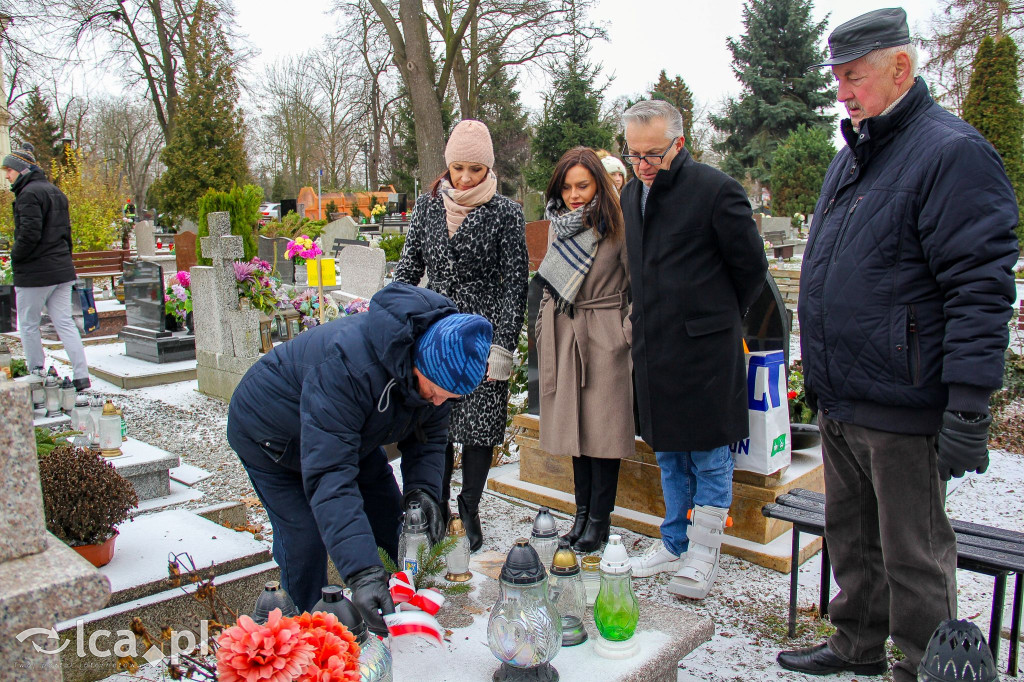 Znicze na grobach powstańców wielkopolskich