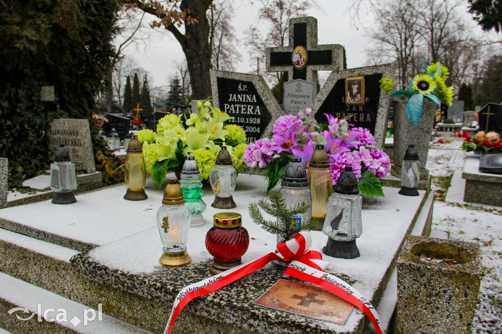 Znicze na grobach powstańców wielkopolskich