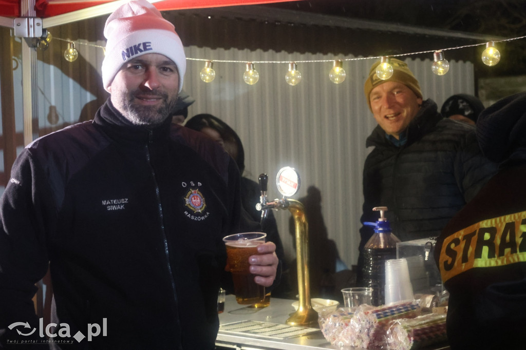 Noworoczne ognisko w Raszówce przyciągnęło tłumy