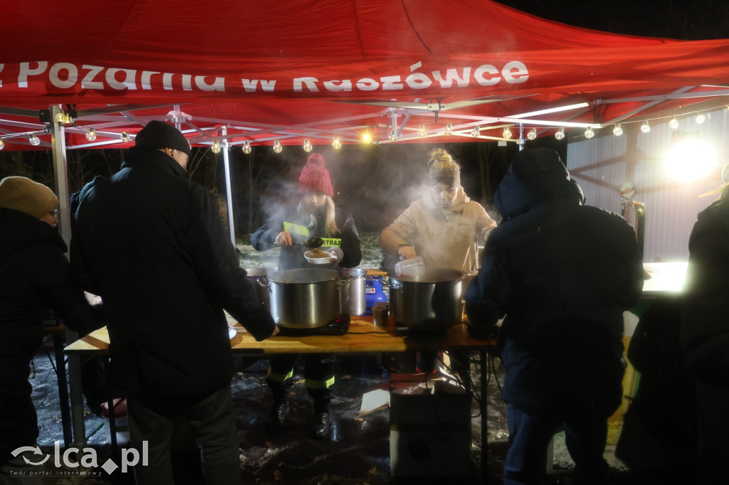 Noworoczne ognisko w Raszówce przyciągnęło tłumy