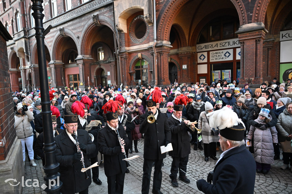 Tłumy wiernych na Orszaku Trzech Króli