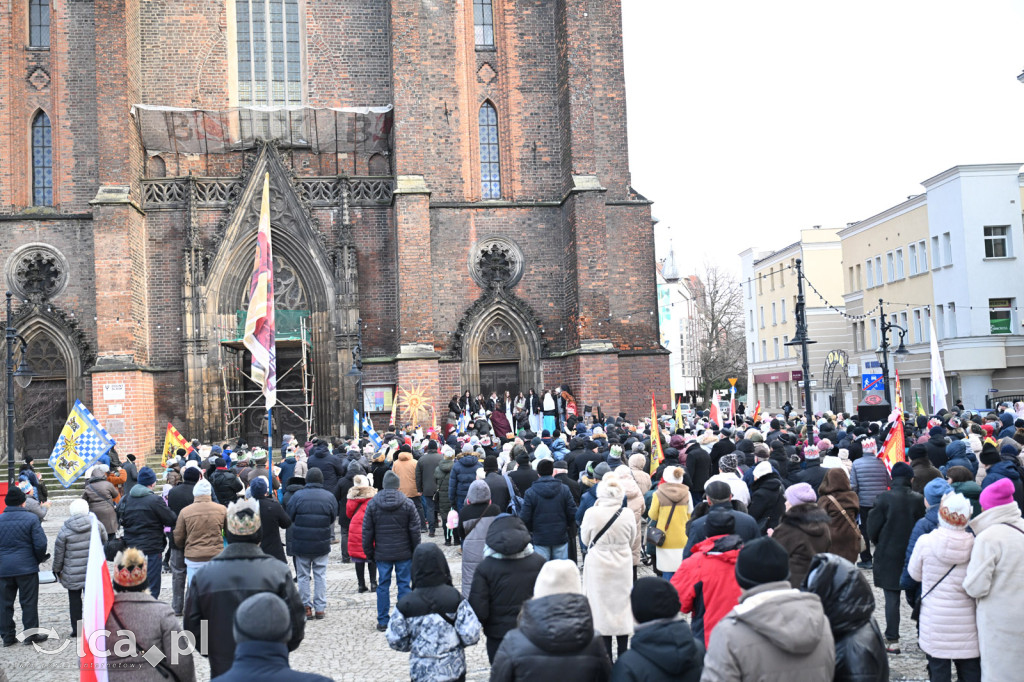 Tłumy wiernych na Orszaku Trzech Króli