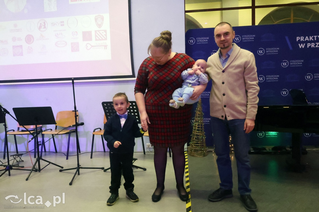 Świąteczny koncert  dla Kubusia i Ignasia