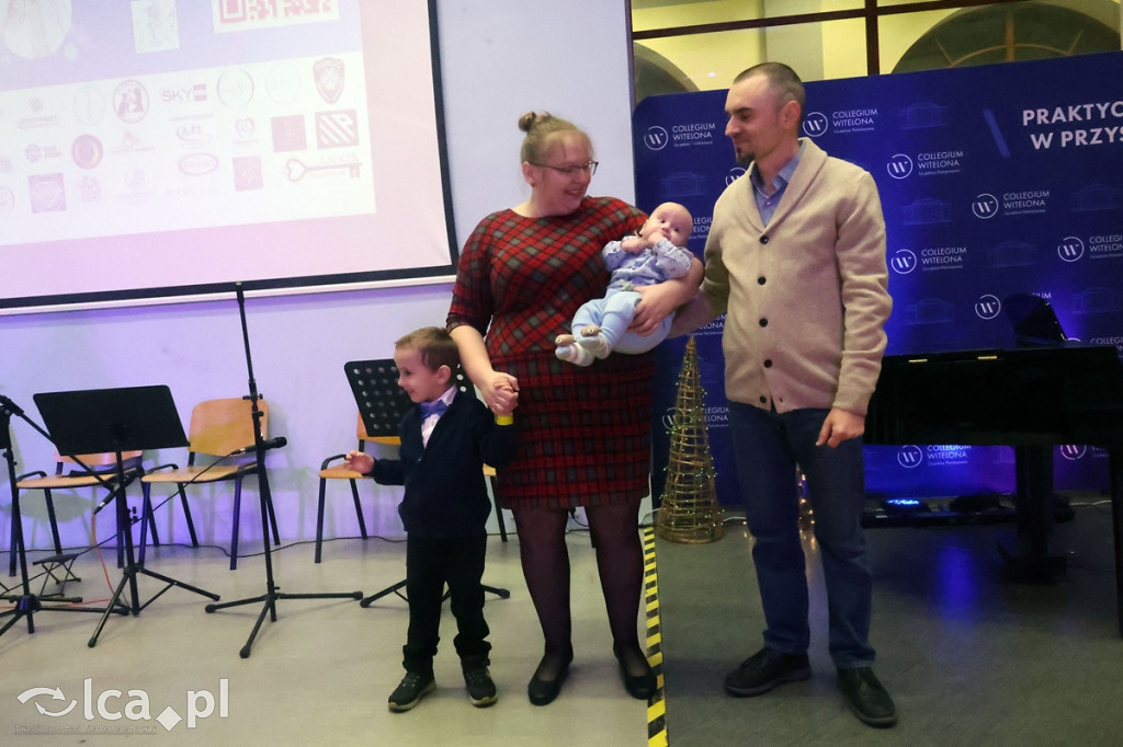 Świąteczny koncert  dla Kubusia i Ignasia