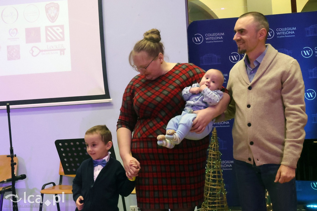 Świąteczny koncert  dla Kubusia i Ignasia