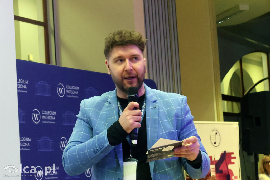 Świąteczny koncert  dla Kubusia i Ignasia