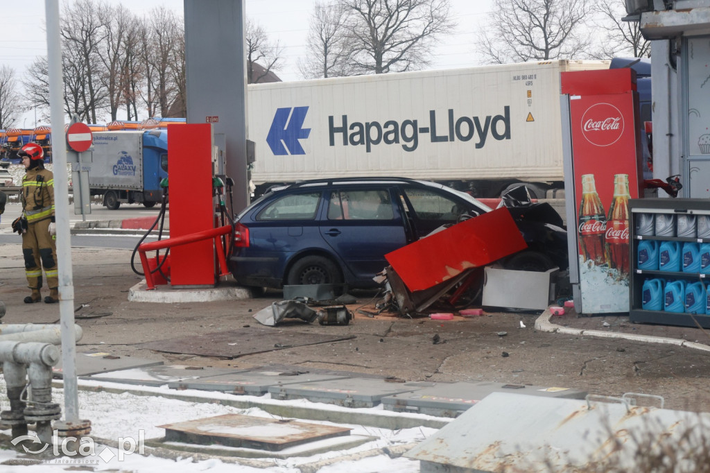 Pościg zakończony wjazdem w stację paliw