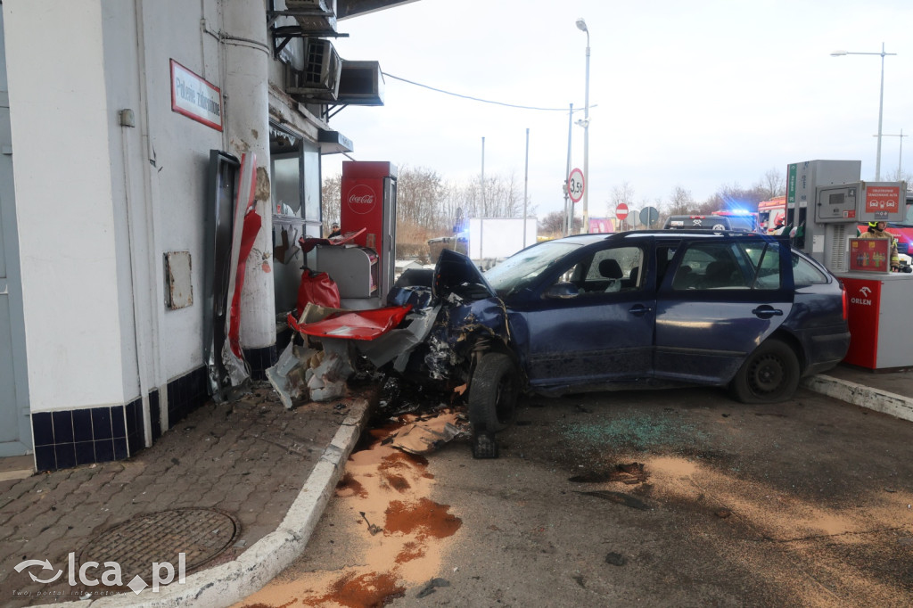 Pościg zakończony wjazdem w stację paliw