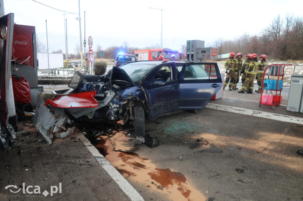Pościg zakończony wjazdem w stację paliw