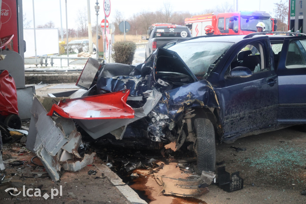 Pościg zakończony wjazdem w stację paliw