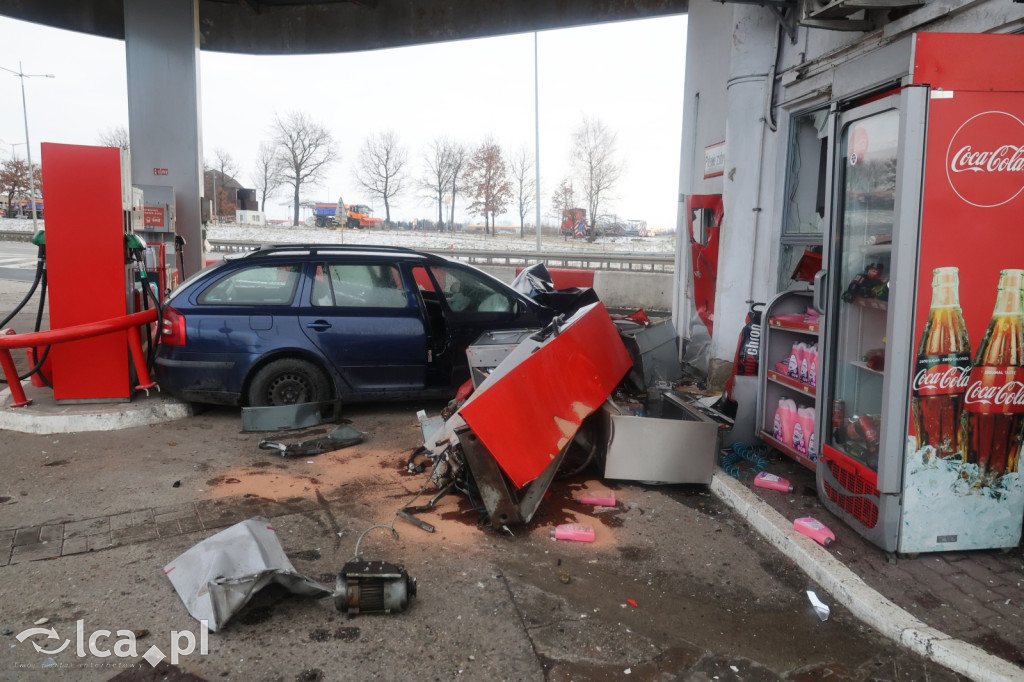 Pościg zakończony wjazdem w stację paliw