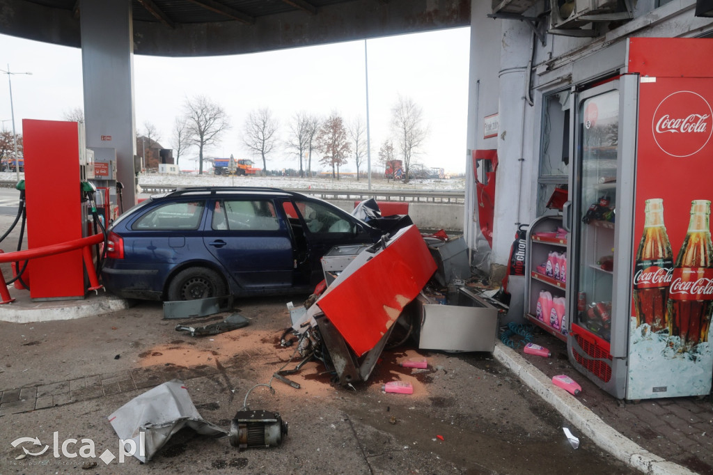 Pościg zakończony wjazdem w stację paliw