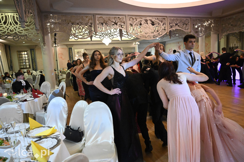 Maturzyści „Heweliusza” na studniówce