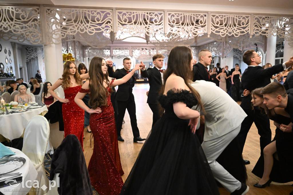 Maturzyści „Heweliusza” na studniówce