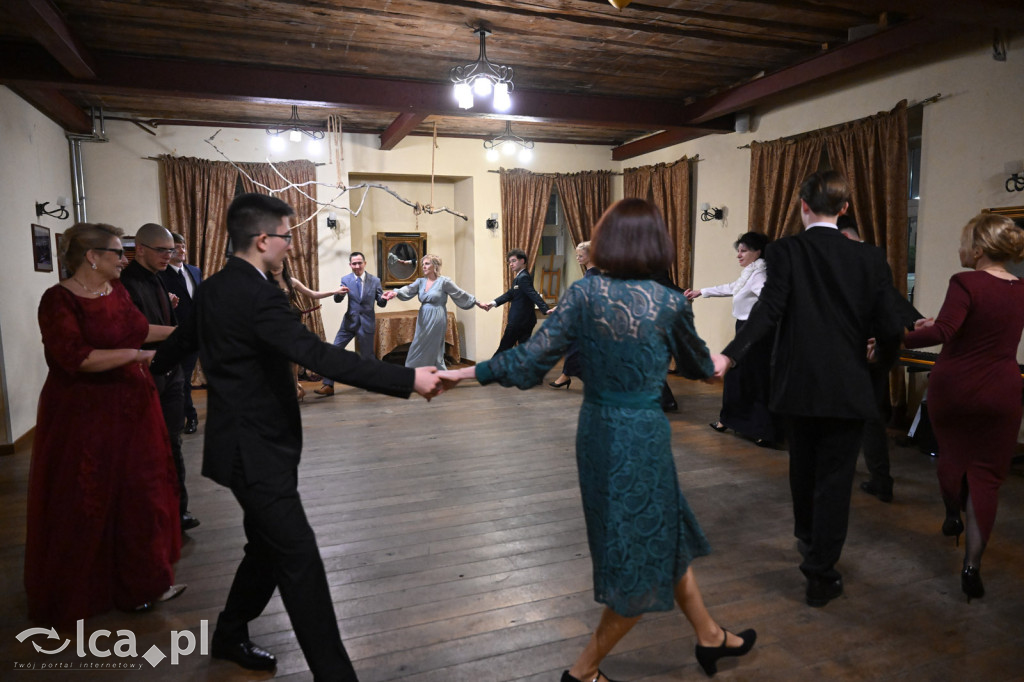 Polonezem z „Czasu honoru” rozpoczęłi studniówkę