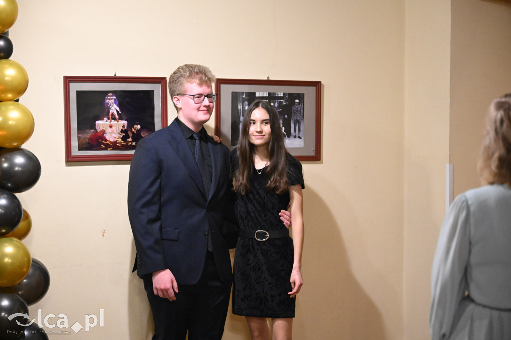 Polonezem z „Czasu honoru” rozpoczęłi studniówkę