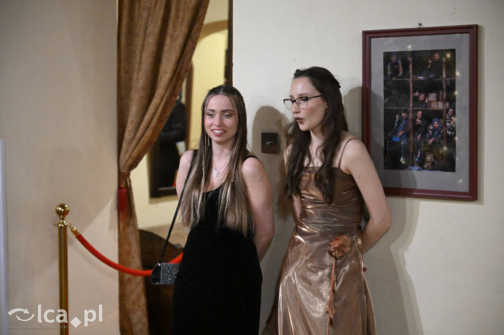 Polonezem z „Czasu honoru” rozpoczęłi studniówkę