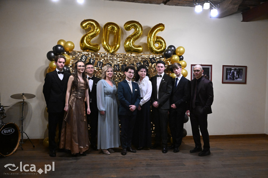 Polonezem z „Czasu honoru” rozpoczęłi studniówkę