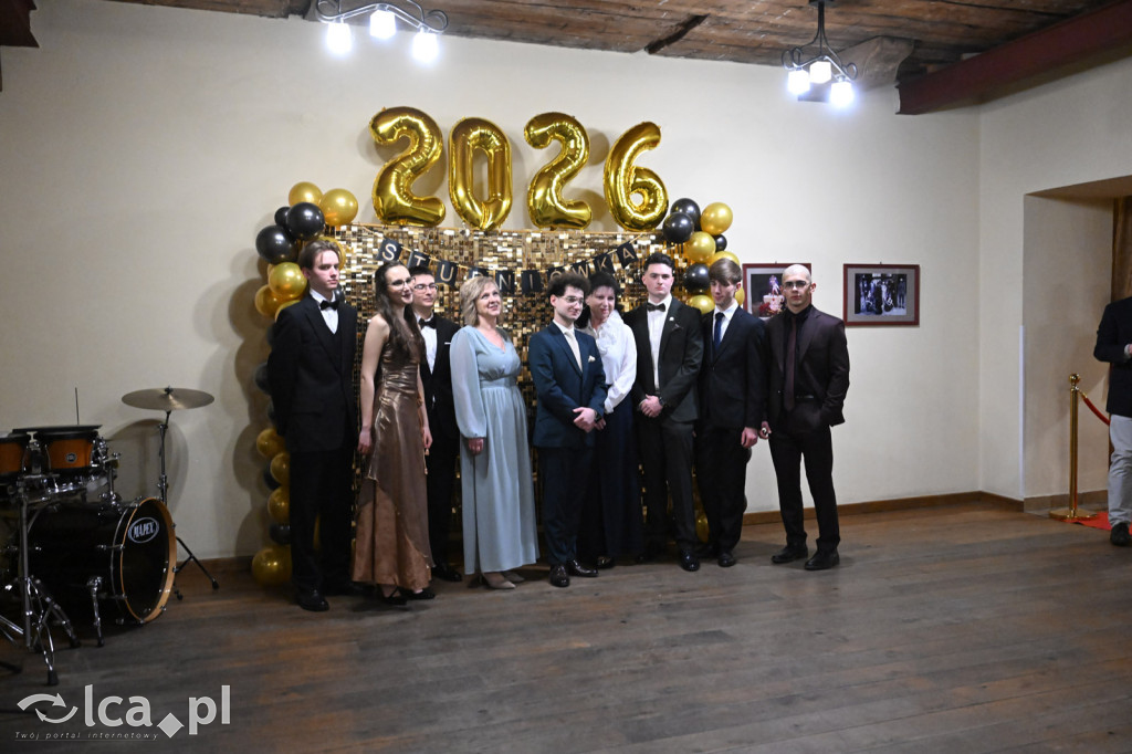 Polonezem z „Czasu honoru” rozpoczęłi studniówkę