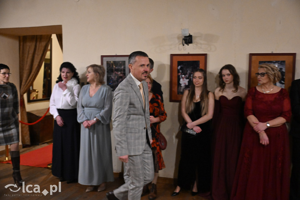 Polonezem z „Czasu honoru” rozpoczęłi studniówkę