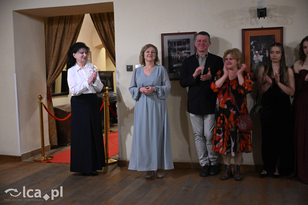 Polonezem z „Czasu honoru” rozpoczęłi studniówkę