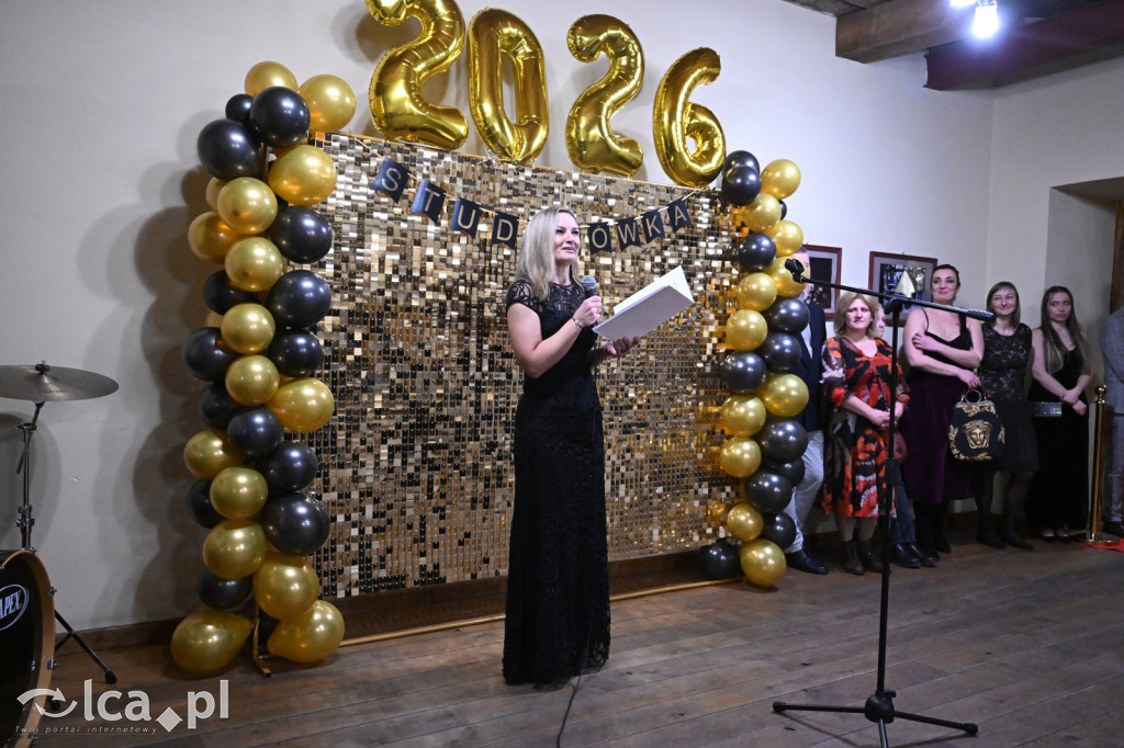 Polonezem z „Czasu honoru” rozpoczęłi studniówkę