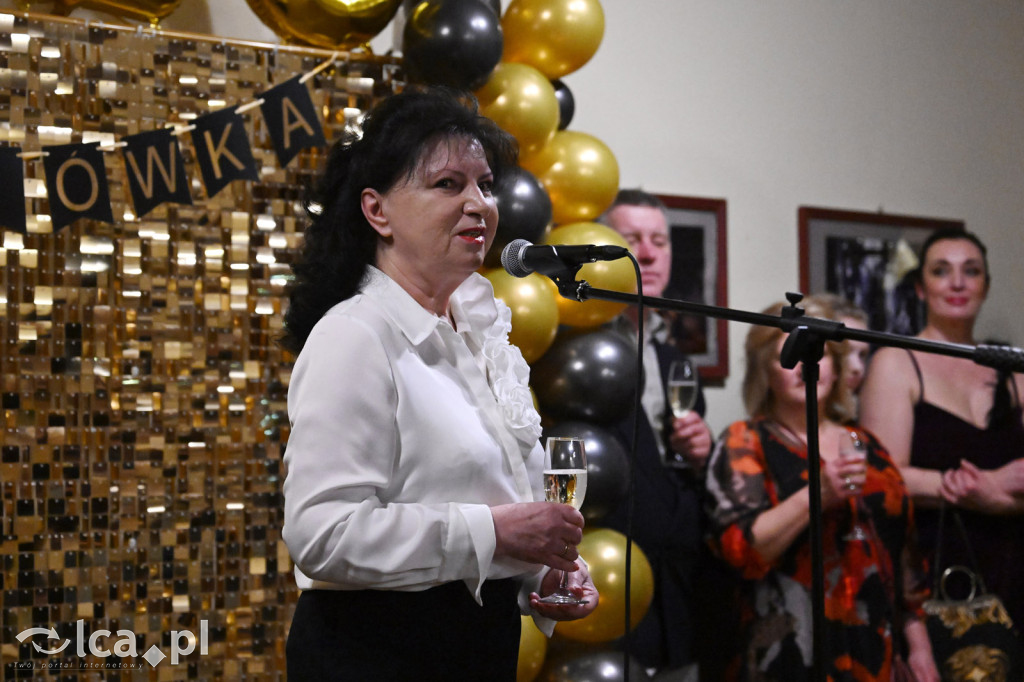 Polonezem z „Czasu honoru” rozpoczęłi studniówkę