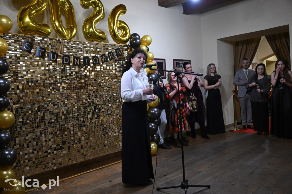 Polonezem z „Czasu honoru” rozpoczęłi studniówkę