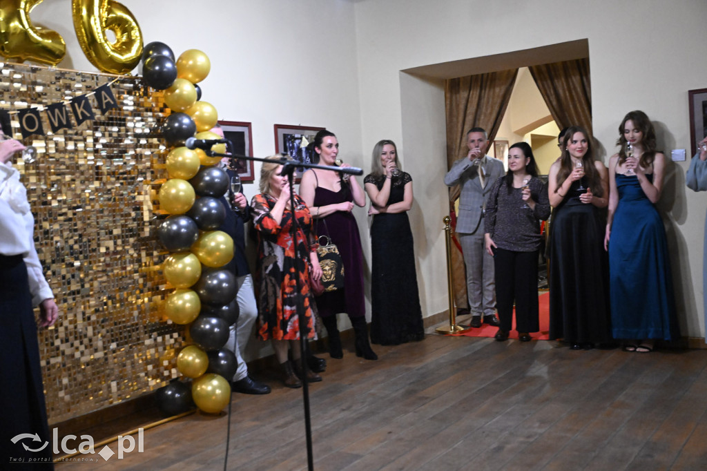 Polonezem z „Czasu honoru” rozpoczęłi studniówkę