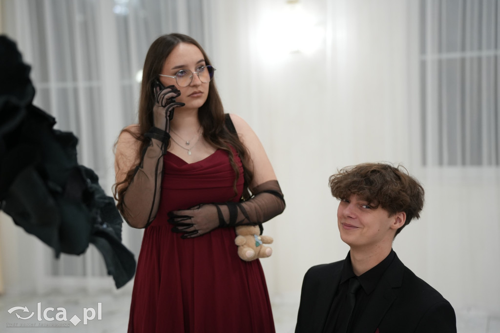 Mundurowa elegancja w Lubinie. Studniówka VII LO