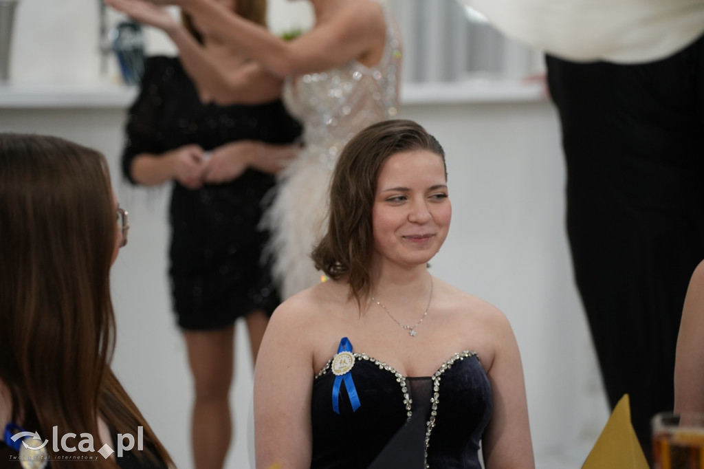 Mundurowa elegancja w Lubinie. Studniówka VII LO