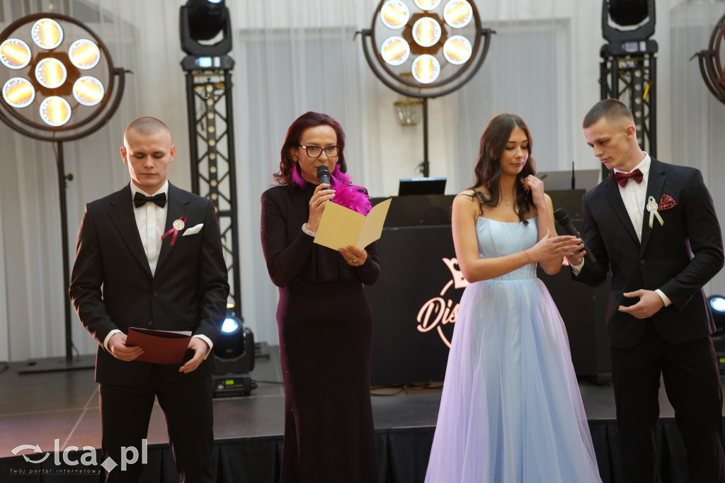 Mundurowa elegancja w Lubinie. Studniówka VII LO