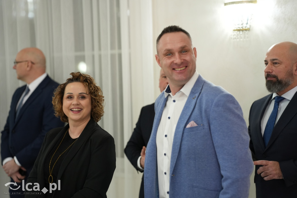 Mundurowa elegancja w Lubinie. Studniówka VII LO