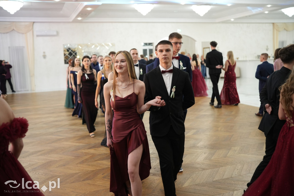 Mundurowa elegancja w Lubinie. Studniówka VII LO